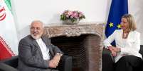 Ministro das Relações Exteriores do Irã, Mohammad Javad Zarif, se reúne com Federica Mogherini, chefe de política externa da União Europeia, em Bruxelas
15/05/2018 Thierry Monasse/Pool via Reuters  Foto: Reuters