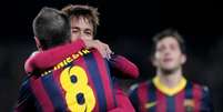 Iniesta e Neymar jogaram juntos de 2013 a 2017 no Barcelona (Foto: JOSEP LAGO / AFP)  Foto: Lance!