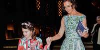 Katie Holmes e Suri Cruise usaram vestidos com flores na abertura de gala do American Ballet Theatre na The Metropolitan Opera House, em Nova York, nos Estados Unidos, na noite desta segunda-feira, 21 de maio de 2018  Foto: Getty Images / PurePeople