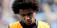 Willian, do Chelsea, poder&aacute; ser novo refor&ccedil;o do Manchester United  Foto: Reuters