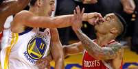 Klay Thompson (11), do Golden State Warriors  e Gerald Green (14), Houston Rockets, durante o primeiro tempo do sexto jogo das finais da conferência Oeste dos Playoffs 2018 da NBA.  Foto: Cary Edmondson-USA TODAY Sports / Reuters