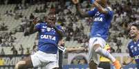 Cruzeirenses comemoram gol sobre o Ceará  Foto: Lance!