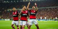 Jogadores do Flamengo comemoram gol  Foto: Bruna Prado / Getty Images