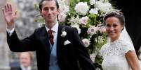 Pippa Middleton e seu marido James Matthews, depois da sua cerimônia de casamento em 2017  Foto: Kirsty Wigglesworth / Reuters