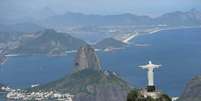 Vista aérea do Cristo Redentor e do Pão de Açúcar, no Rio de Janeiro  Foto: EPA / Ansa - Brasil