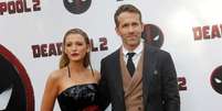 Blake Lively e Ryan Reynolds, casal costuma brincar um com o outro nas redes sociais  Foto: Shannon Stapleton / Reuters