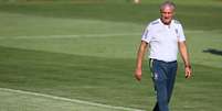 O técnico Tite em treino da Seleção, na cidade de Sochi  Foto: Hannah McKay / Reuters