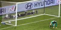 Goleiro espanhol De Gea leva gol em jogo contra Portugal  Foto: Lucy Nicholson / Reuters