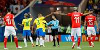 Brasileiros reclamam de gol da Suíça
 17/6/2018     REUTERS/Darren Staples   Foto: Reuters