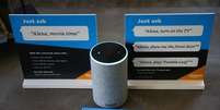 Instru&ccedil;&otilde;es de uso da assistente virtual Alexa entorno de dispositivo Echo em centro de experi&ecirc;ncias da Amazon em Vallejo, Estados Unidos
8/05/2018 REUTERS/Elijah Nouvelage  Foto: Reuters