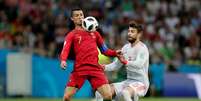 Cristiano Ronaldo em ação no jogo contra a Espanha  Foto: Ueslei Marcelino / Reuters