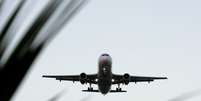 Avião prepara para pousar em aeroporto de Guarulhos, em São Paulo   Foto: Reuters