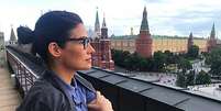 Renata Vasconcellos observa Moscou: um olhar que vai muito além do óbvio  Foto: Instagram @renatavasconcellosoficial  / Reprodução