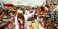 Líder das pesquisas, candidato de esquerda à Presidência do México, Andrés Manuel López Obrador, saúda eleitores em Oxaca, no México
16/06/2018
REUTERS/Jorge Luis Plata  Foto: Reuters