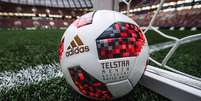 Nova bola que ser&aacute; usada na Copa a partir das oitavas de final  Foto: Divulga&ccedil;&atilde;o/Fifa / Estad&atilde;o
