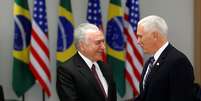 Presidente Michel Temer cumprimenta vice-presidente dos EUA, Mike Pence, em Brasília
26/06/2018 REUTERS/Adriano Machado  Foto: Reuters