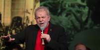 Lula se destaca entre os eleitores de baixa escolaridade e baixa renda  Foto: Lula Marques / BBC News Brasil