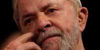 Ex-presidente Luiz Inácio Lula da Silva conseguiu um habeas corpus, que foi emitido pelo juiz plantonista do TRF-4 Rogério Favreto neste domingo (08)  Foto: Ricardo Moraes / Reuters