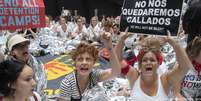 Atriz Susan Sarandon durante protesto em prédio do Senado em Washington  Foto: DW / Deutsche Welle