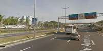 O caso teria ocorrido na Avenida Ayrton Senna, em Jacarepaguá, zona oeste do Rio  Foto: Reprodução Google Street View / Estadão