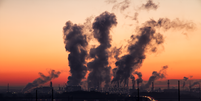 Poluição causada por fábricas  Foto: Ralf Vetterle/SD-Pictures / Pixabay