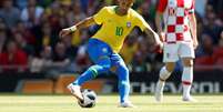 Neymar dribla durante a partida  Foto: Action Images  / Reuters