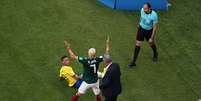 Layún rebate críticas a pisão em tornozelo de Neymar  Foto: Clive Rose / Getty Images
