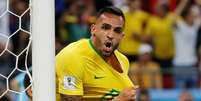 Renato Augusto comemora gol do Brasil na Copa do Mundo
 6/7/2018     REUTERS/Toru Hanai   Foto: Reuters