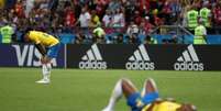 Jogadores brasileiros desabam no campo após a derrota para a Bélgica, que eliminou a Seleção da Copa do Mundo  Foto: Sergio Perez / Reuters