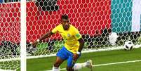 Paulinho marcou um gol pelo Brasil na Copa contra a Sérvia  Foto: Dean Mouhtaropoulos/Getty Images / Getty Images
