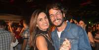 Fátima Bernardes reuniu o namorado, Túlio Gadêlha, e a produção do 'Encontro' em festa julina  Foto: AGNews / PurePeople