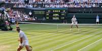Rafael Nadal em ação contra Jiri Vesely em Wimbledon REUTERS/Toby Melville  Foto: Reuters