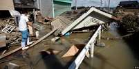 Tragédia obrigou dezenas de milhares de pessoas a deixarem suas casas  Foto: DW / Deutsche Welle