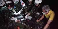 Equipes de resgate durante trabalho em caverna na Tail&acirc;ndia. Marinha da Tail&acirc;ndia/via Reuters  Foto: Reuters