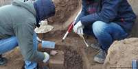 Pesquisadores durante os trabalhos no sítio arqueológico do Planalto de Loess  Foto: DW / Deutsche Welle