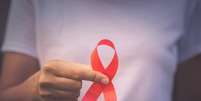 Nova vacina contra o HIV é testada em 5 países  Foto: spukkato / iStock