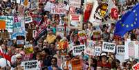 Manifestantes protestam contra o presidente dos EUA, Donald Trump, na região central de Londres
13/07/2018
REUTERS/Simon Dawson  Foto: Reuters