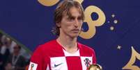 Modric recebeu o prêmio de melhor jogador da Copa do Mundo (Foto: Reprodução)  Foto: Lance!