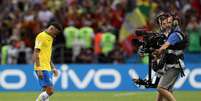Neymar caminha em campo desapontado após eliminação contra a Bélgica  Foto: Buda Mendes / Getty Images