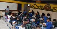 Alunos se preparam em sala de aula  Foto: Suami Dias / GOBVA