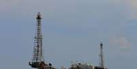Instala&ccedil;&atilde;o usada na produ&ccedil;&atilde;o de petr&oacute;leo em Lagunillas 24/5/2018 REUTERS/Isaac Urrutia   Foto: Reuters