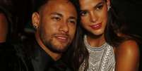Neymar Santos, pai de Neymar, disse que torce para o casamento do filho com Bruna Marquezine  Foto: Getty Images / PurePeople