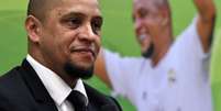 Daily Mail admitiu o erro na acusação contra Roberto Carlos (Foto: Roslan RAHMAN / AFP)  Foto: Lance!