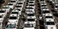 T&aacute;xis em greve contra Uber e Cabify bloqueiam parte da avenida Paseo de la Castellana em Madri, Espanha
30/07/2018
REUTERS/Susana Vera   Foto: Reuters