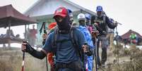Alpinistas presos em vulc&atilde;o na Indon&eacute;sia s&atilde;o resgatados  Foto: EPA / Ansa - Brasil