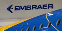 Logo da fabricante brasileira de avi&otilde;es Embraer em S&atilde;o Jos&eacute; dos Campos, no Brasil
28/02/2018
REUTERS/Roosevelt Cassio  Foto: Reuters