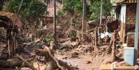 Vista geral dos estragos provocados pelo rompimento da barragem de rejeito da empresa de minera&ccedil;&atilde;o Samarco, no subdistrito de Bento Rodrigues, em Mariana (MG). A barragem armazenava res&iacute;duos da minera&ccedil;&atilde;o.  Foto: Leo Fontes/O Tempo / Estad&atilde;o