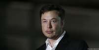 "Como empresa na bolsa, estamos sujeitos às mudanças selvagens no preço das nossas ações", argumentou Elon Musk  Foto: DW / Deutsche Welle