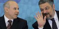 Mantega e Palocci durante reuni&atilde;o em Bras&iacute;lia
 26/4/2011    REUTERS/Ueslei Marcelino   Foto: Reuters