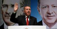 O presidente da Turquia, Recep Tayyip Erdogan, disse que os EUA querem "esfaquear pelas costas" a Turquia por meio de medidas econômicas.  Foto: DW / Deutsche Welle